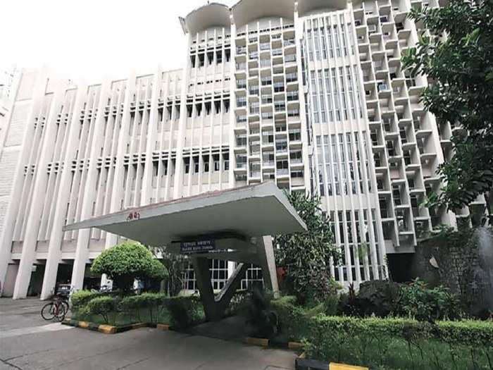 Big companies lure IIT Bombay students with hefty packages