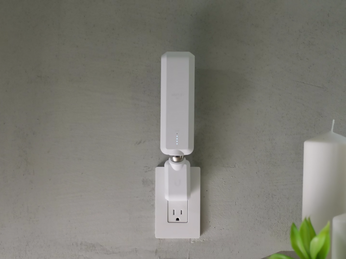 Ubiquiti's AmpliFi HD meshpoints look like sleek antennas. You plug them directly into a power outlet to extend your WiFi network to areas of your home with poor WiFi signal and performance.