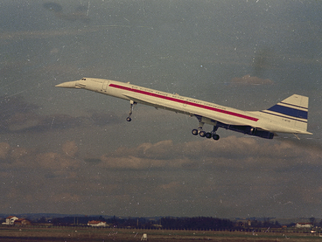 11/26/2003: Concorde Makes Her Last Flight – Airways