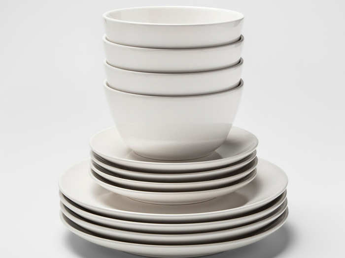 A basic dinnerware set