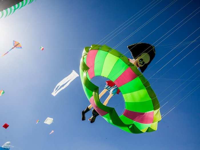 ‘Uttarayan’ is the International kite festival that is held annually in January to mark the beginning of summers, according to the Hindu calendar.