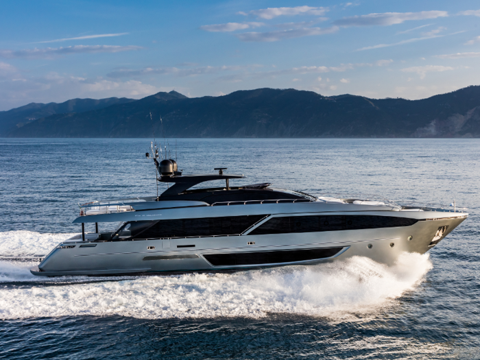 Best Exterior Styling, Motor Yachts Below 39m