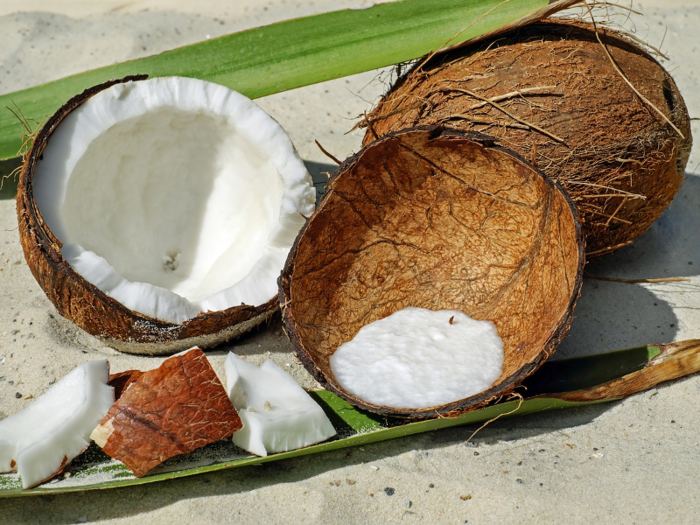 How to open a coconut using a step-by-step reliable method