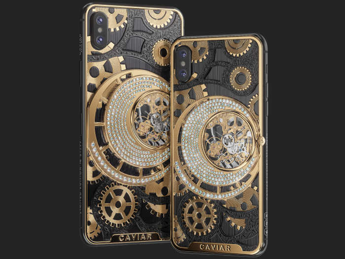 The Caviar iPhone XS and XS Max's back has black engraved titanium, gold plating, and 252 diamonds.