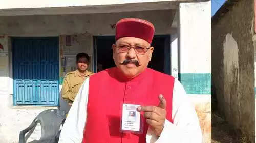 Uttarakhand's minister Satpal Maharaj votes in Chaubattakhal area of Pauri district