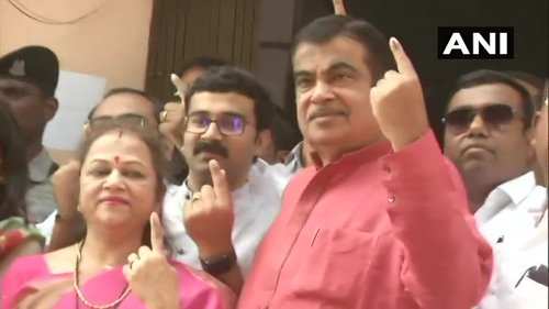 Maharashtra: Nitin Gadkari cast his vote at Nagpur