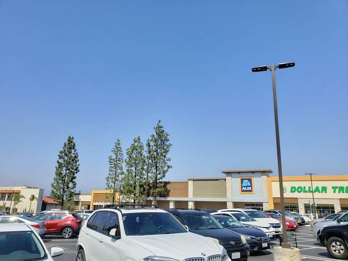 I live in Irvine, California, and decided to go to my local Aldi 10 minutes away in Lake Forest. It was 3 p.m. on a Wednesday, and to my surprise, the parking lot was packed.