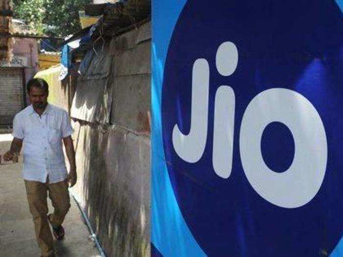 ​Mukesh Ambani’s Reliance Jio may go public next year as debt for discounts starts to bite and 5G era beckons