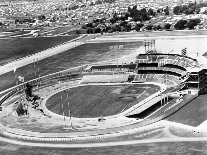The Minnesota Twins and Vikings moved from the Metropolitan Stadium in 1982, leaving behind 78 acres of real estate possibility in Bloomington, Minnesota. The Mall of America was one of four final proposals for the land after it was bought by Bloomington Port Authority.
