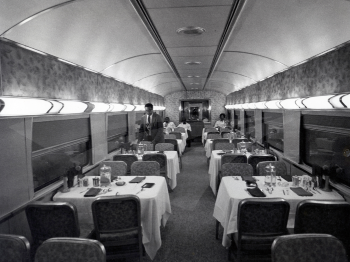 In 1971, Amtrak purchased 140 dining cars for the start of its service. This photo, taken in the early 1970s, shows one of those cars.