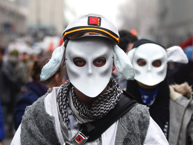 12 US states 7 countries have barred protesters from wearing masks | Business Insider India