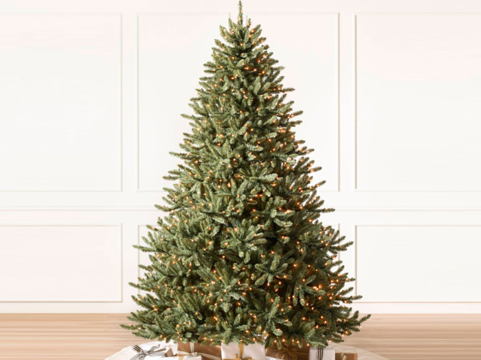 Our 2019 Balsam Hill Prelit Christmas Tree, Tree Fluffing Tips