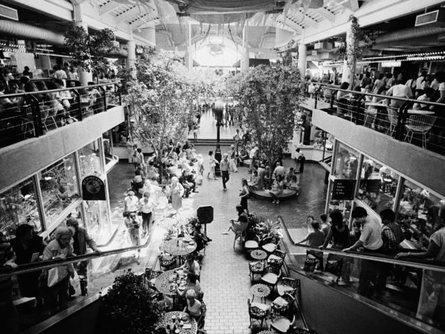 THEN AND NOW: Photos of mall food courts show the steady decline of the ...