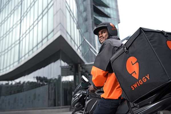 Swiggy Zomato Starts Home Delivery Of Alcohol In Jharkhand