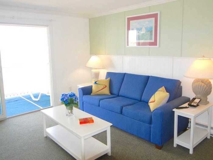 Beach studio with pool and hot tub access in Provincetown, $79