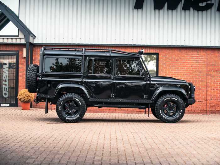 UK-based Twisted's NA-V8 is the company's take on rugged and personalized Land Rover Defenders.