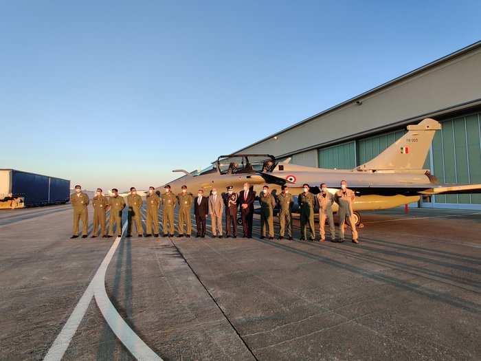 Rafale jet alongside the Indian Ambassador to France and pilots before taking off from France.