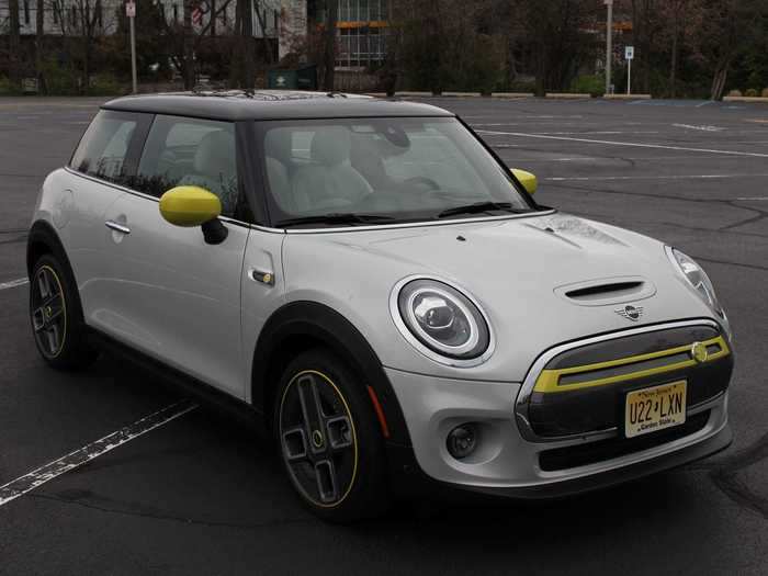 My 2020 MINI Cooper SE arrived in a "White Silver Metallic" paint job. Price? $37,780. But the base was $29,900, with a $7,000 "Iconic" trim package.