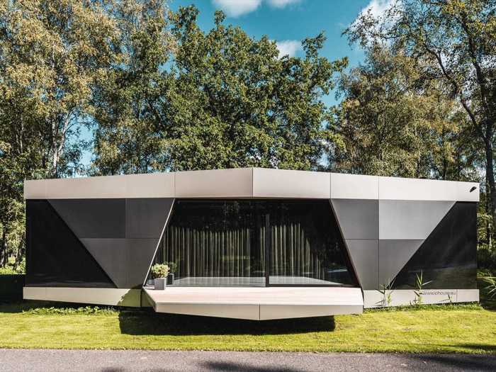 iOhouse describes Space as an "off the grid, modern-concept living space."