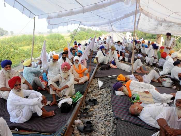 Farmers in Punjab continued their 'rail roko' agitation for the fifth consecutive day and announced that the protests against the three farm bills are extended till October 2.