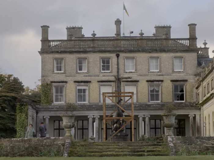 In the fourth season of "The Crown," Queen Elizabeth visits Highgrove House as Prince Charles is busy building up the gardens.