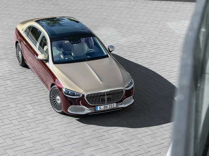 The new-for-2021 Mercedes-Maybach S-Class sports a new design with an exclusive, imposing radiator grille.