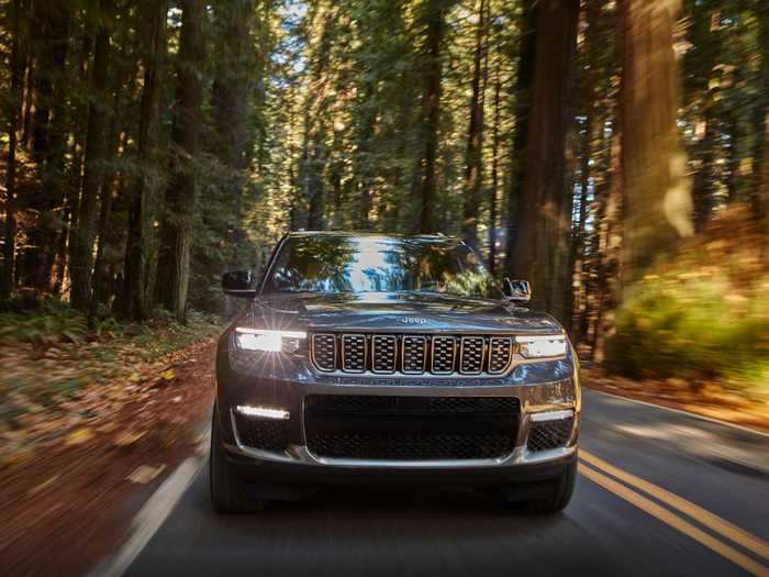 Jeep introduced the brand-new, fifth-generation 2021 Grand Cherokee on Thursday.