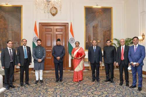 FM Sitharaman, and senior Finance Ministry officials called on President Kovind at Rashtrapati Bhavan before presenting the Union Budget 2021.