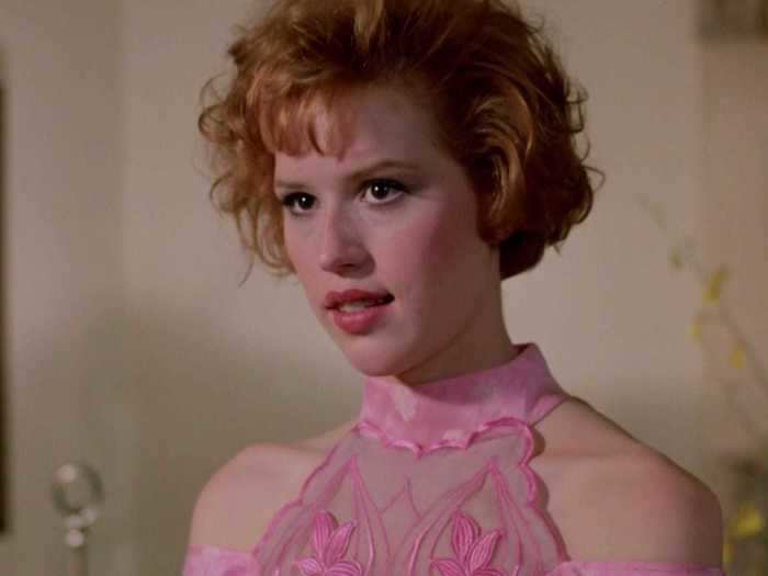 Molly Ringwald starred as Andie, a fashionable teen who spent her free time drawing fashion sketches.