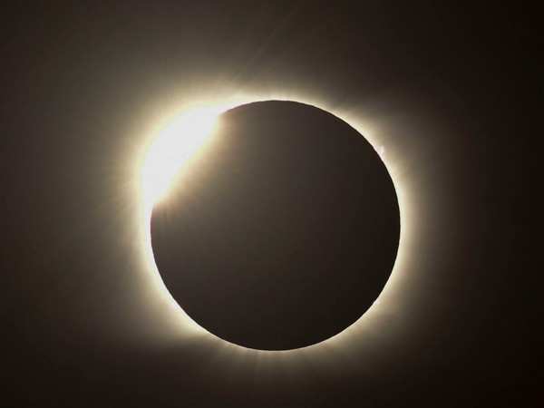 Eclipse June 2021 / Betw0uvdmrig9m / Astronomy describes the phenomenon ...