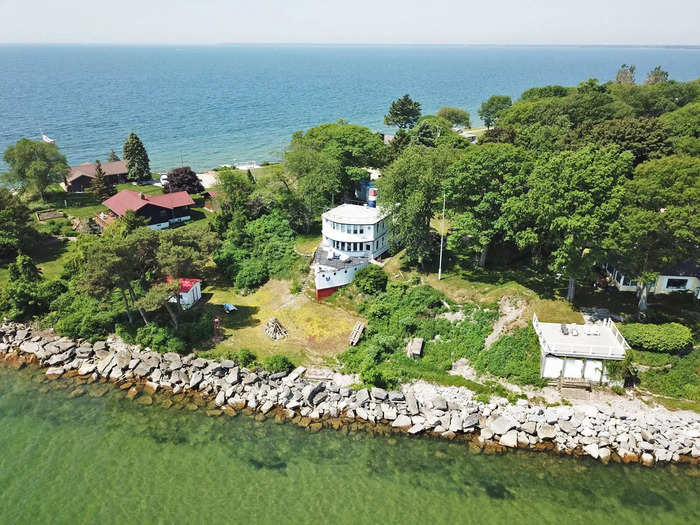 Between Lake Huron and the Saginaw Bay in Michigan, a boat-shaped house is selling for $750,000.