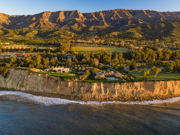 A 14,189-square-foot megamansion on the California coast is on the market for $160 million.