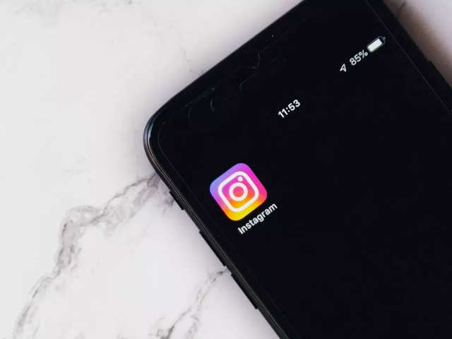 
Rearrange posts to new feed options  — Upcoming Instagram features
