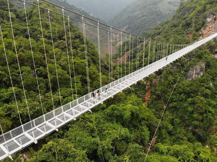 If you're afraid of heights, the Bach Long bridge probably won't be your thing.