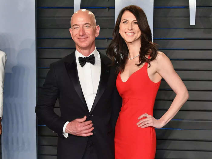 It all started on January 9, 2019. Shortly after 9 a.m., Jeff Bezos and his wife, MacKenzie Scott, issued a joint statement on Twitter that they were divorcing.