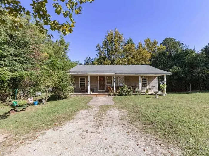 149 Coastline Road, a ranch-style home located in Fayetteville, Georgia, was recently listed for sale for $300,000.