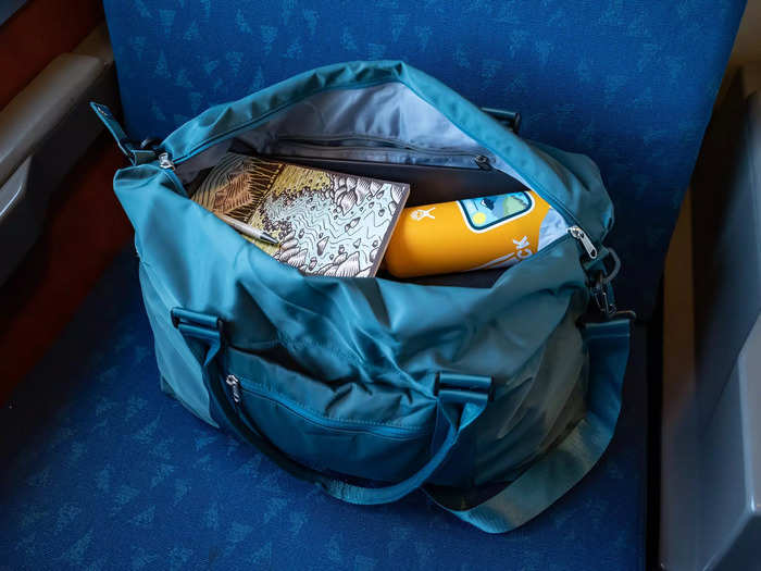 I brought two bags on the train.