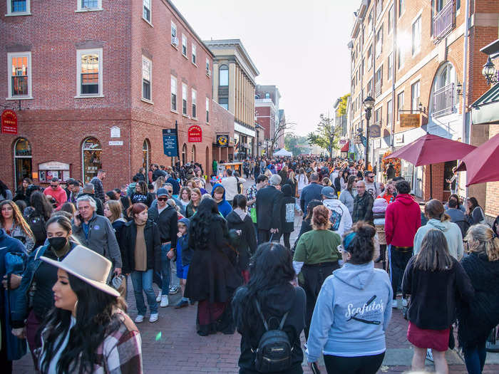 Every year in October, thousands of tourists flock to Salem, Massachusetts, to revel in the one of the largest Halloween celebrations in the world. Visitors can enjoy parades, historic attractions, psychic readings, and local vendor fairs.