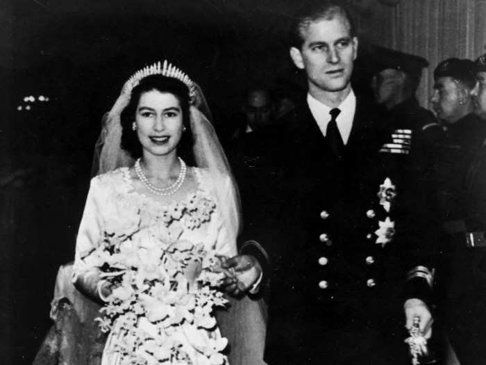 Queen Elizabeth's tiara broke on the morning of her wedding to Prince Philip in 1947.