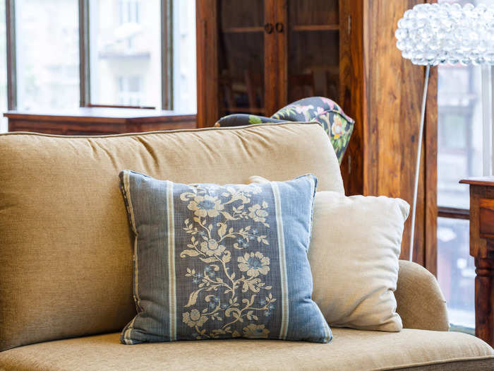 Cheaply made throw pillows don't last.